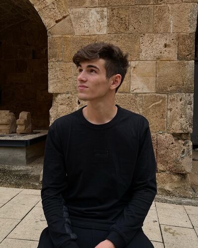  Holon,   , 22 ,   ,   , c 