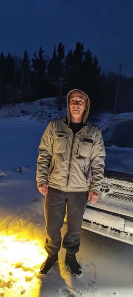  ,   Viktor, 44 ,   ,   