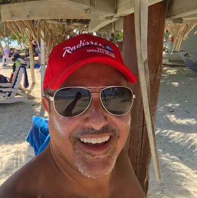  ,   Lucas, 44 ,     , c 