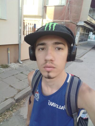  ,   Zak, 22 ,   ,   , c , 