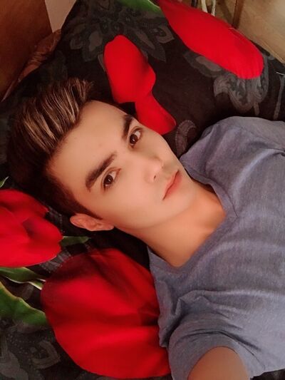  -,   Erik, 27 ,  