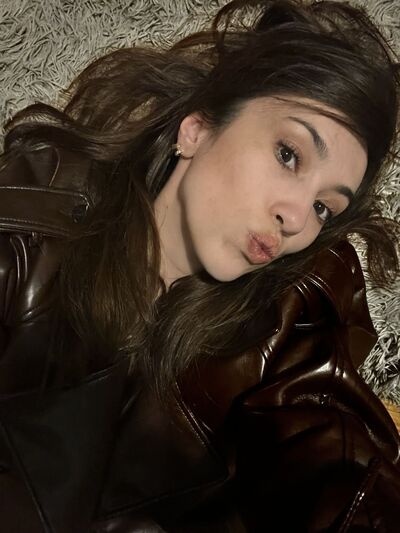  ,   Alia, 25 ,   ,   
