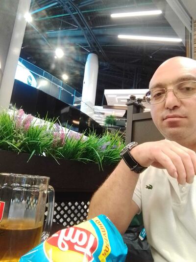  ,   Armen, 43 ,   ,   