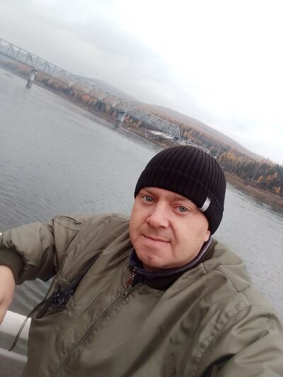  ,   Denis, 44 ,   ,   , c 