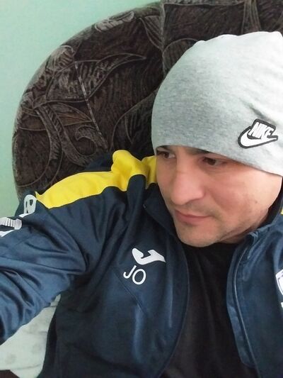 ,   Alex, 37 ,   ,   