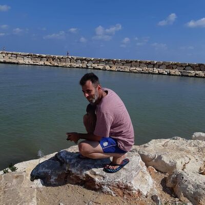  ,   Ali, 44 ,   ,   , c 