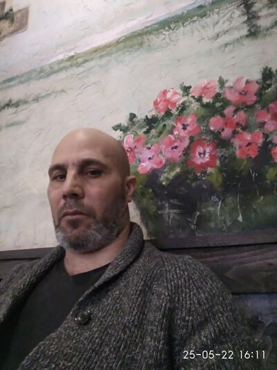  ,   Kamil, 46 ,   ,   