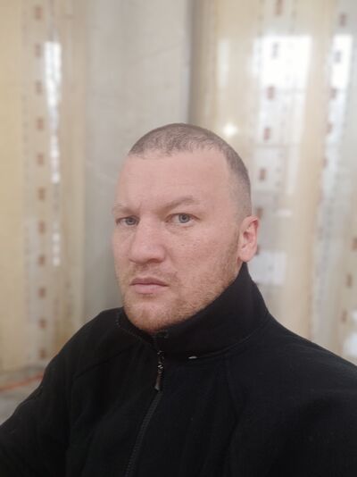  ,   Viktor, 38 ,   ,   