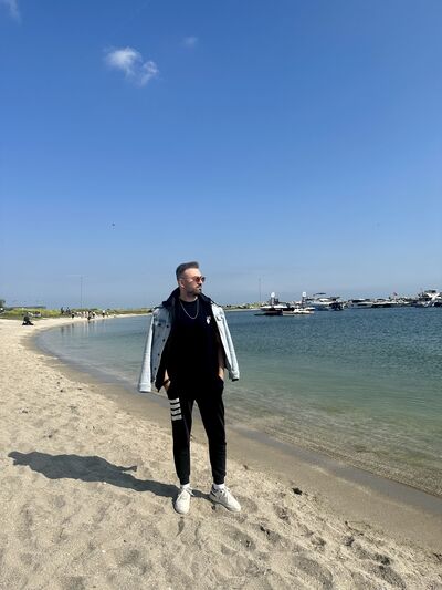  Esenyurt,   Burak, 38 ,   ,   