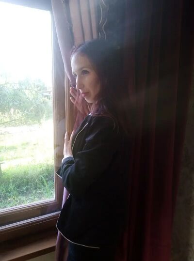  ,   Veronika, 40 ,   ,   