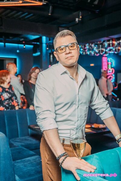  -,   Denis, 43 ,  