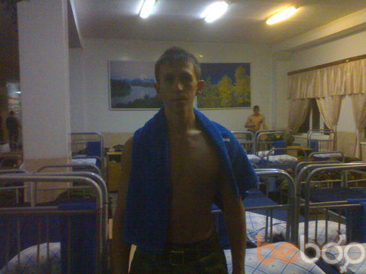  -,   Viktor, 32 ,  
