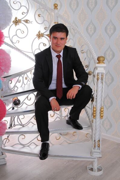  ,   Alex, 32 ,   
