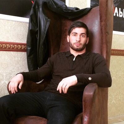  --,   Adam, 31 ,   ,   