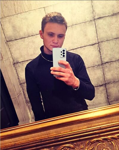  ,   Artur, 24 ,   ,   
