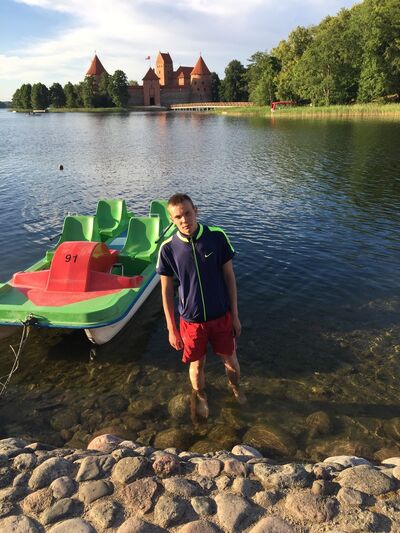  ,   Tomas, 27 ,   ,   , c 