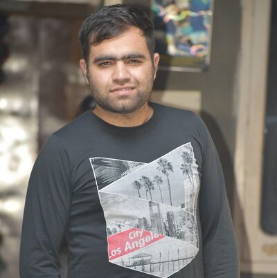  ,   ussie, 32 ,   ,   