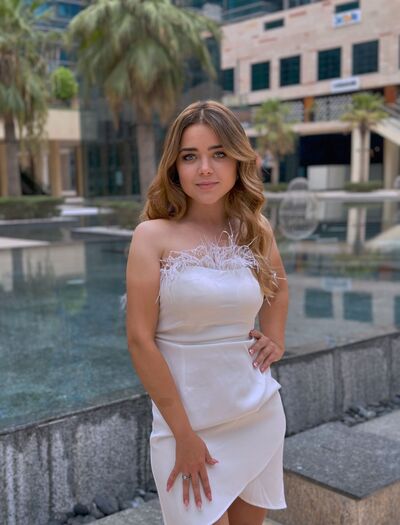  ,   Veronica, 21 ,   