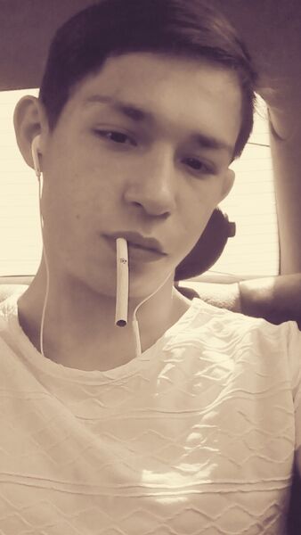  ,   Levan, 28 ,   