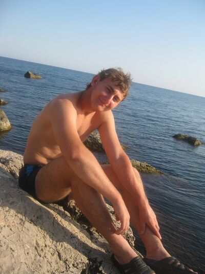  ,   Pavel, 33 ,   