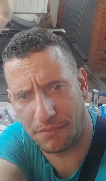  ,   Maikl, 37 ,   ,   