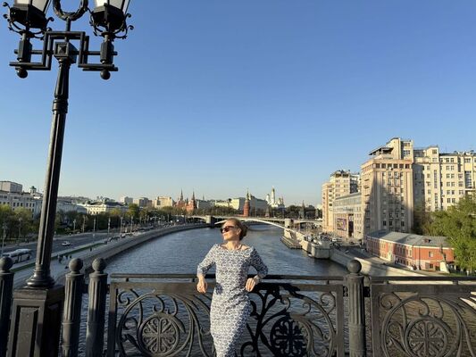  ,   Elle, 39 ,   ,   , c 