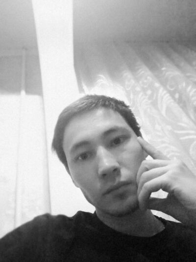  ,   Erik, 32 ,  