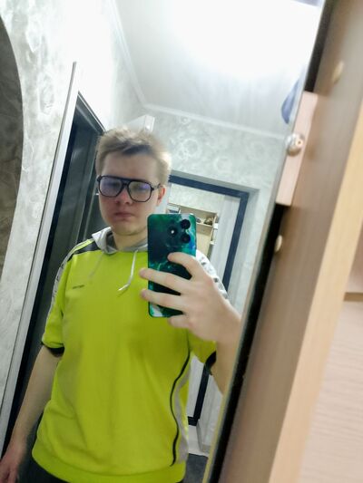  ,   Maxim, 26 ,   ,   , c 
