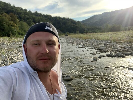  ,   Denis, 33 ,   c 