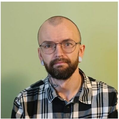  ,   Sasha, 37 ,   