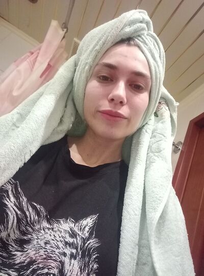  ,   Suzanna, 23 ,   ,   