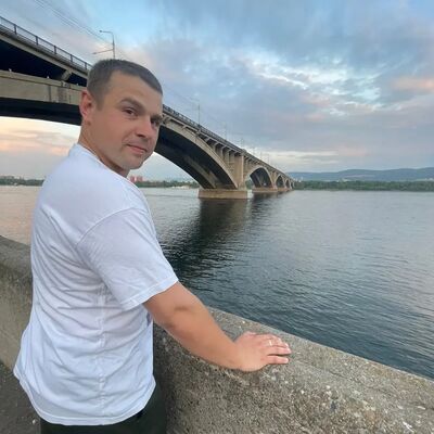  ,   Konstantin, 32 ,   ,   