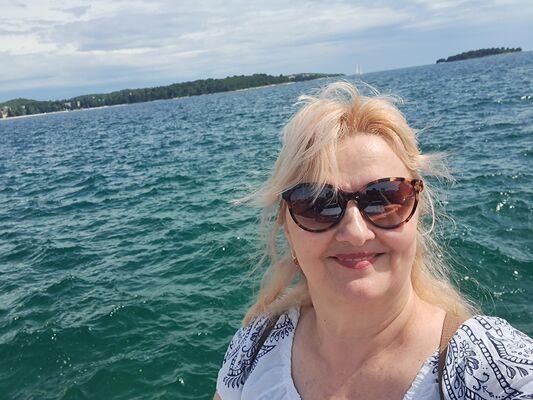  ,   Marina, 56 ,     , c 