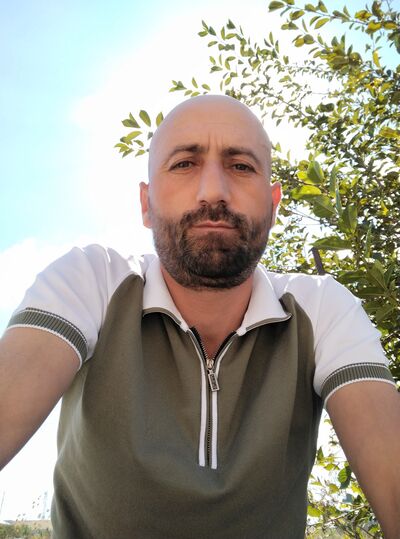  ,   Artur, 39 ,   ,   