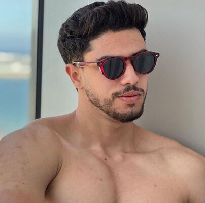  Canary Wharf,   Alan, 33 ,   ,   