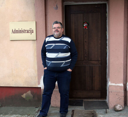  ,   Tadas, 53 ,   ,   , c 
