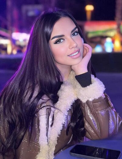  ,   Aida, 37 ,   ,   