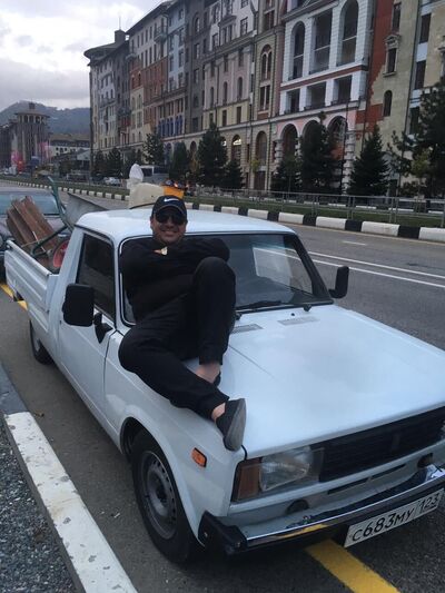  ,   Mika, 32 ,   ,   