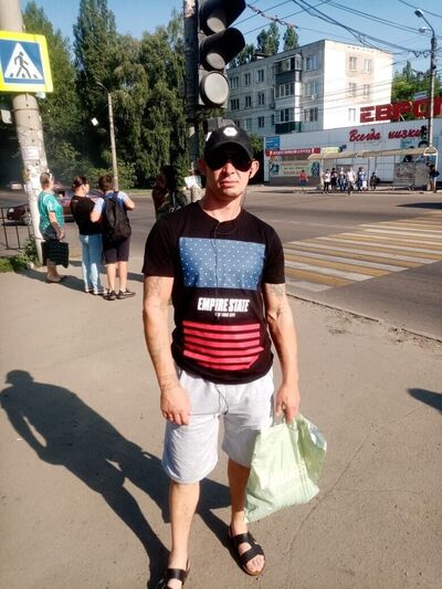  ,   Valentin, 43 ,   ,   , c 