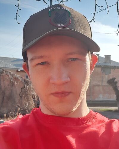  ,   Maxim, 28 ,   ,   , c 