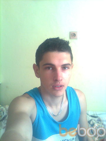  ,   Mykhailo, 32 ,  