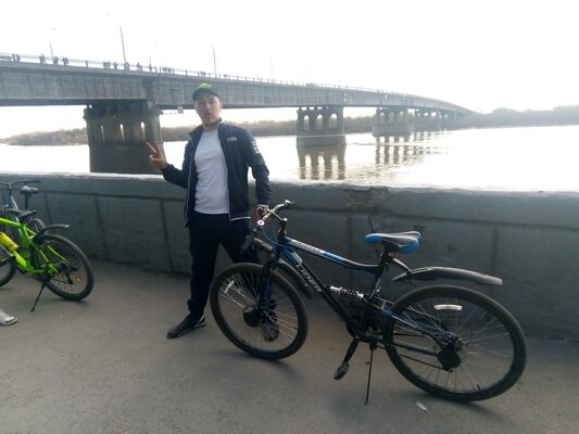 ,   Mikhail, 32 ,   ,   