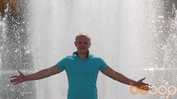  ,   Viktor, 43 ,   