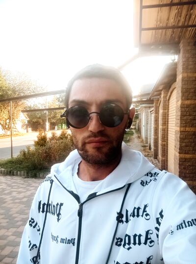  ,   Narek, 33 ,   ,   