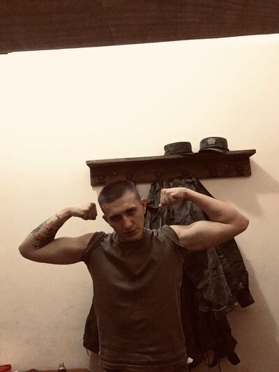  ,   Nico, 25 ,   ,   