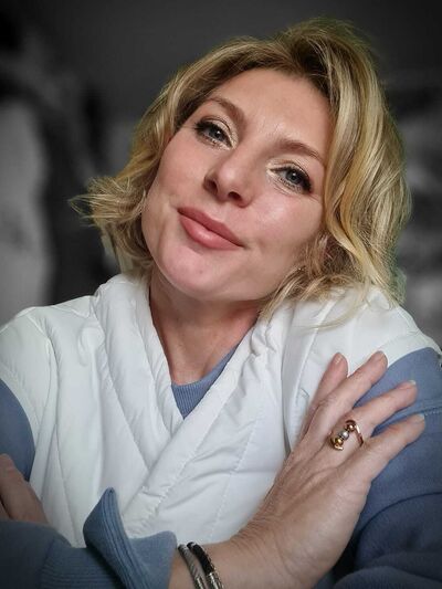  ,   Laly, 45 ,   c 