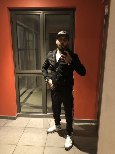  ,   Mr M, 34 ,   ,   