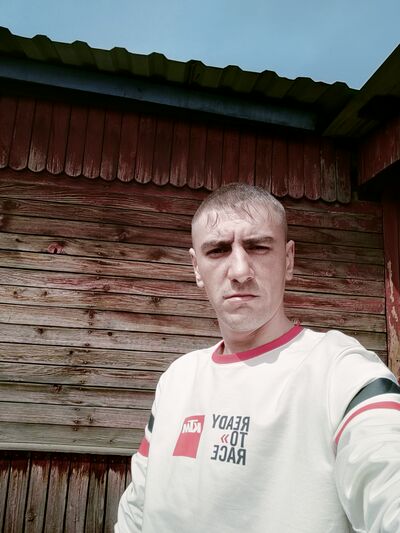  -,   Alexander, 32 ,     , c 