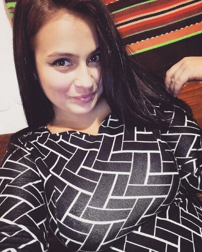  ,   Adelina, 26 ,  
