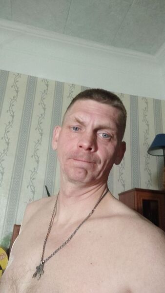  ,   Viktor, 40 ,   ,   